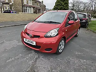 Used 2011 Toyota Aygo Ice Red - Interior and Exterior details 4