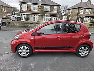 Used 2011 Toyota Aygo Ice Red - Interior and Exterior details 6