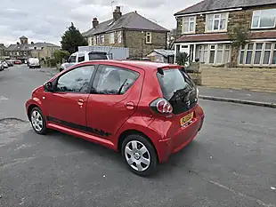 Used 2011 Toyota Aygo Ice Red - Interior and Exterior details 7