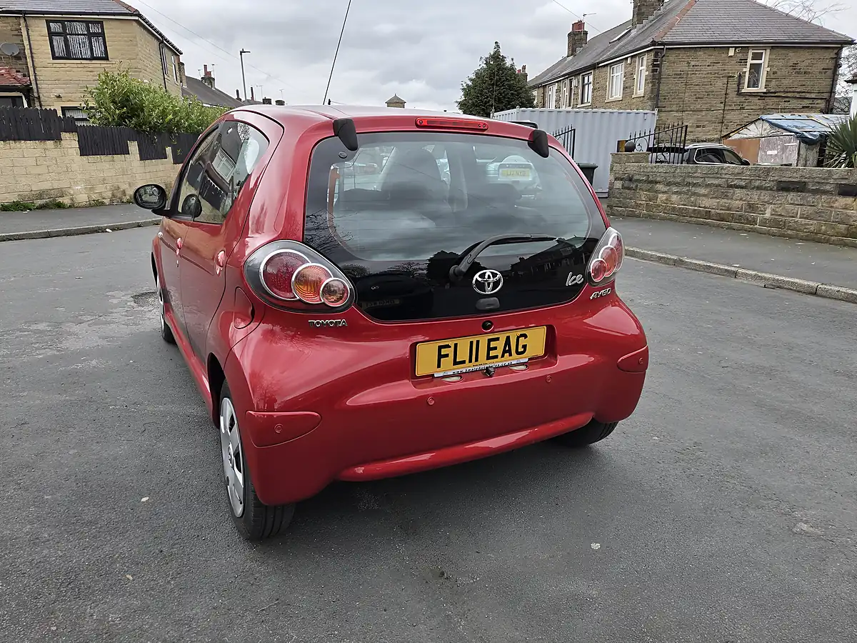 Used 2011 Toyota Aygo Ice Red - Interior and Exterior details 8