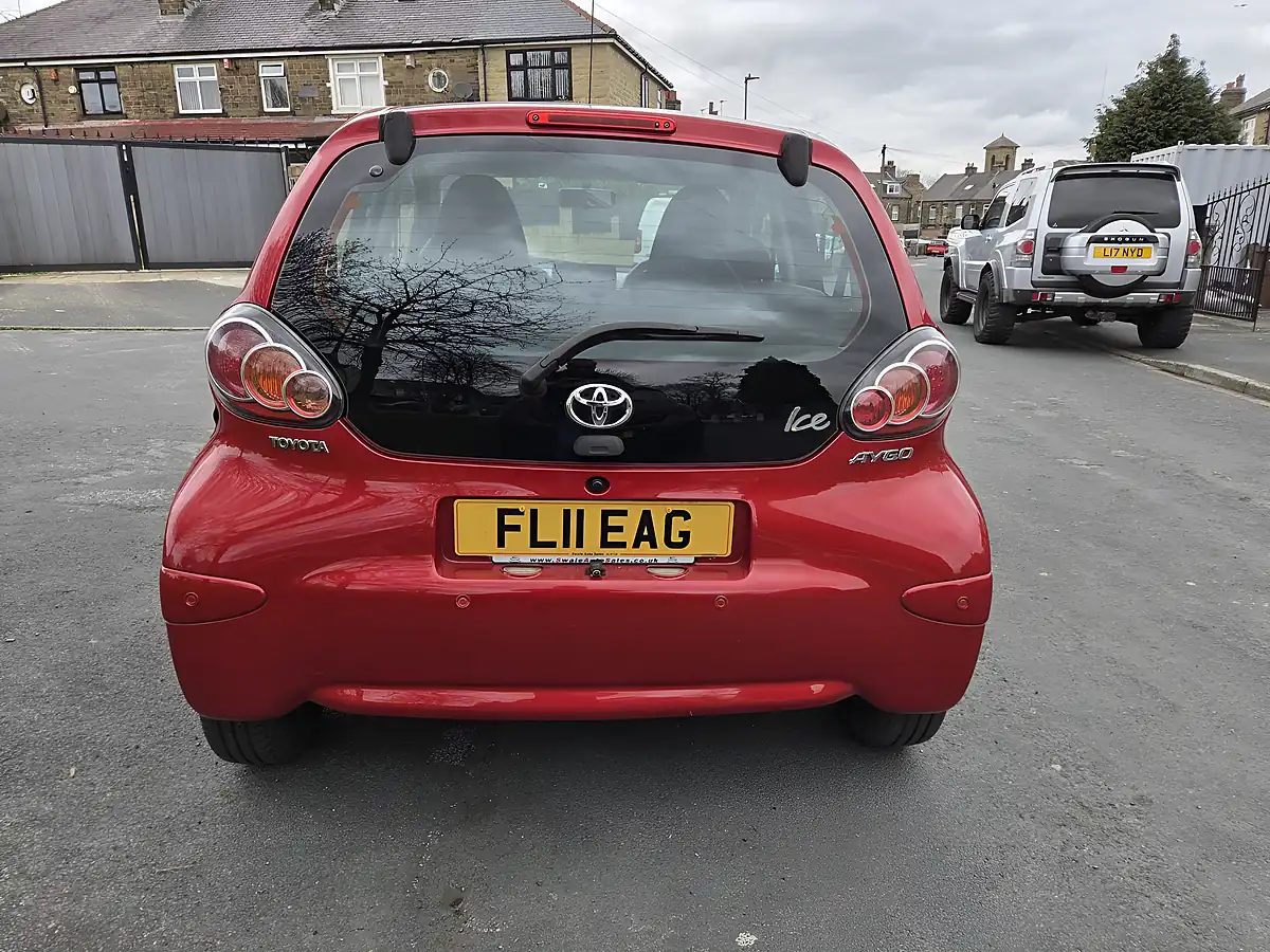 Used 2011 Toyota Aygo Ice Red - Interior and Exterior details 9