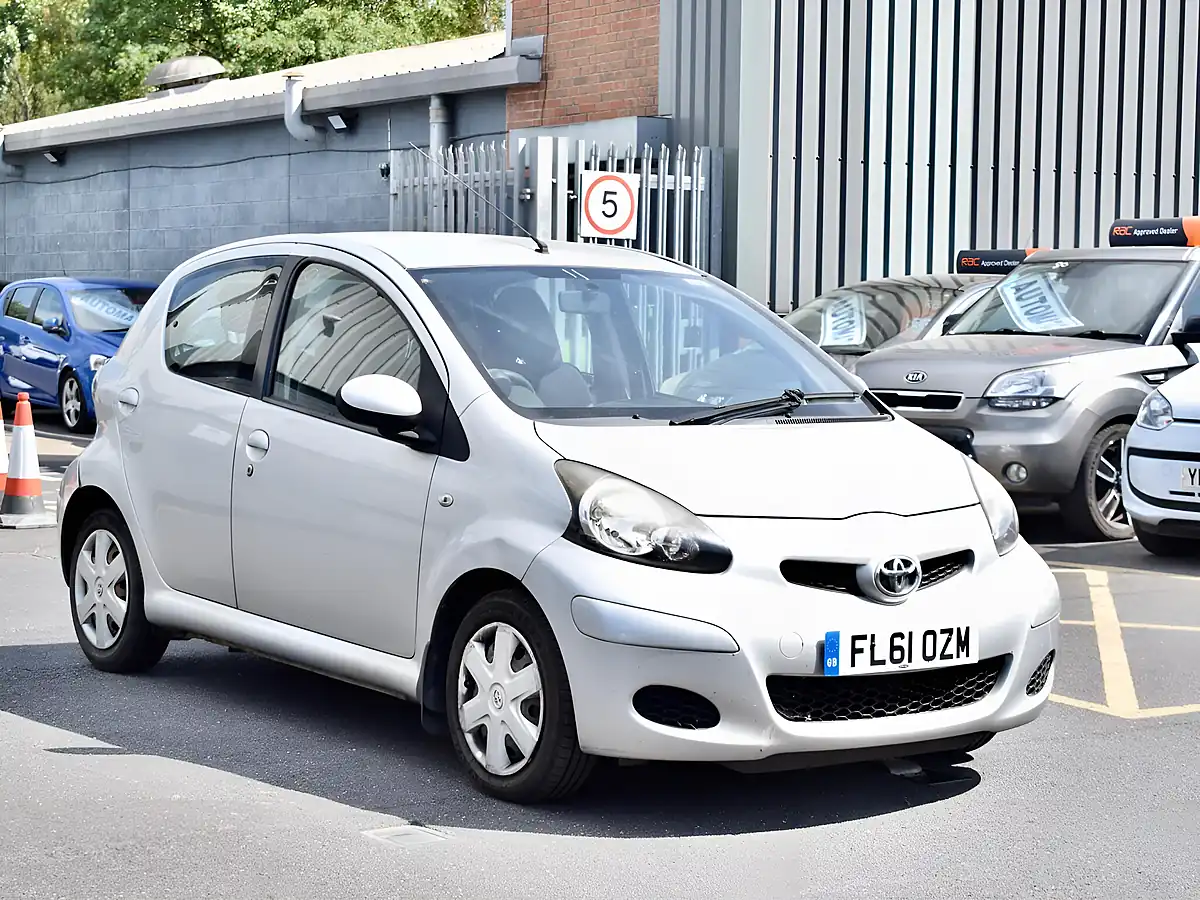 Used 2011 Toyota Aygo Ice Silver - Front View