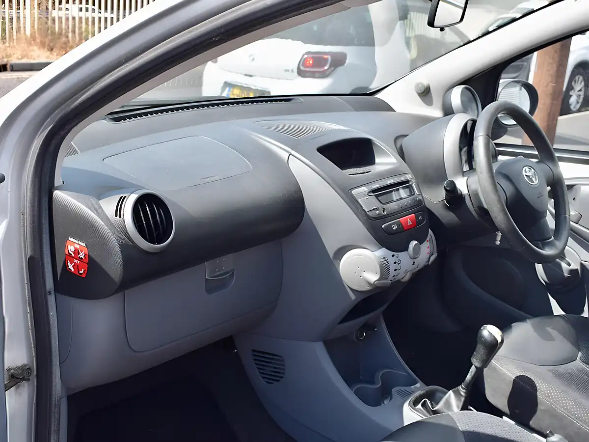 Used 2011 Toyota Aygo Ice Silver - Interior and Exterior details 12