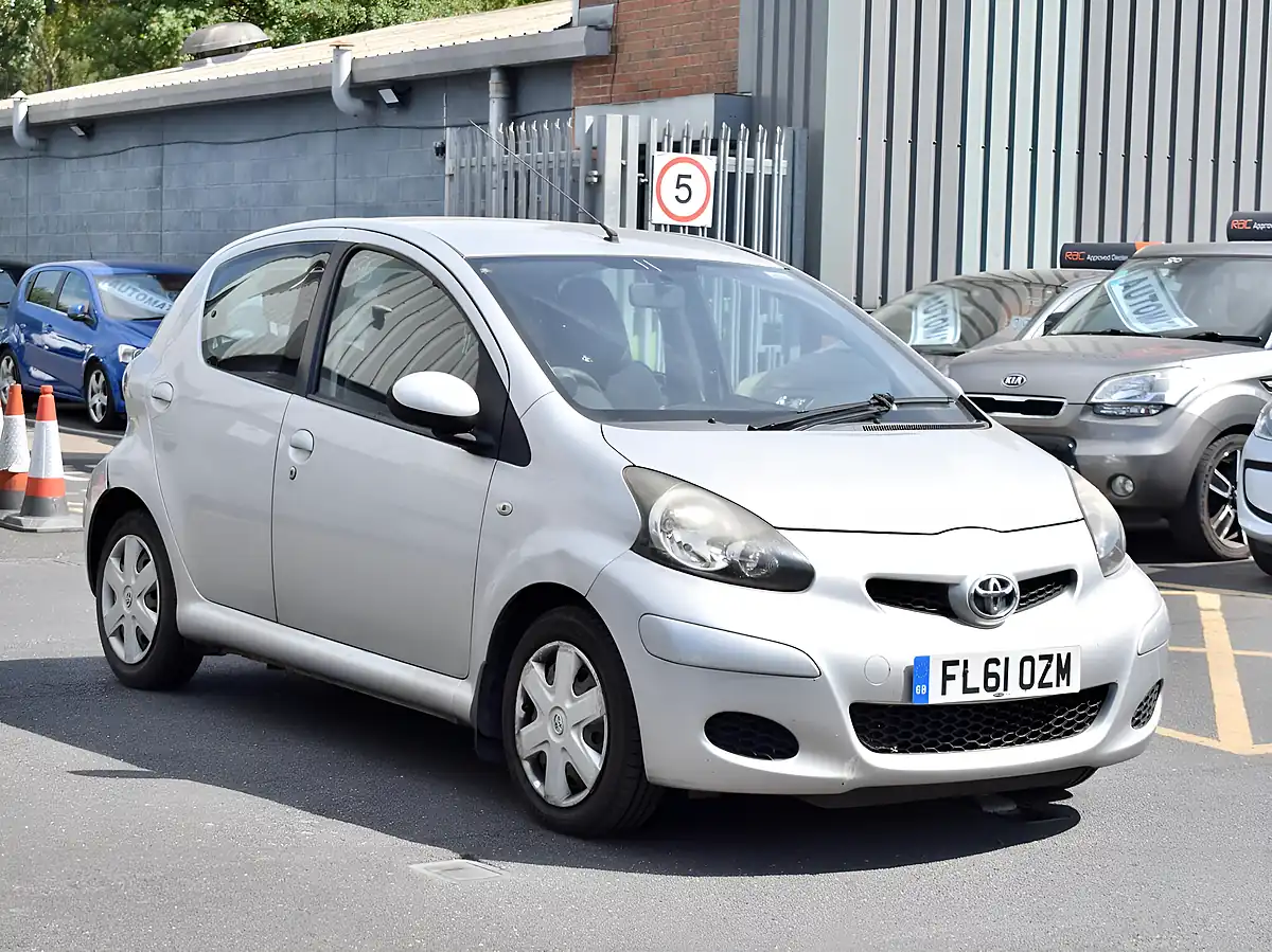 Used 2011 Toyota Aygo Ice Silver - Interior and Exterior details 16