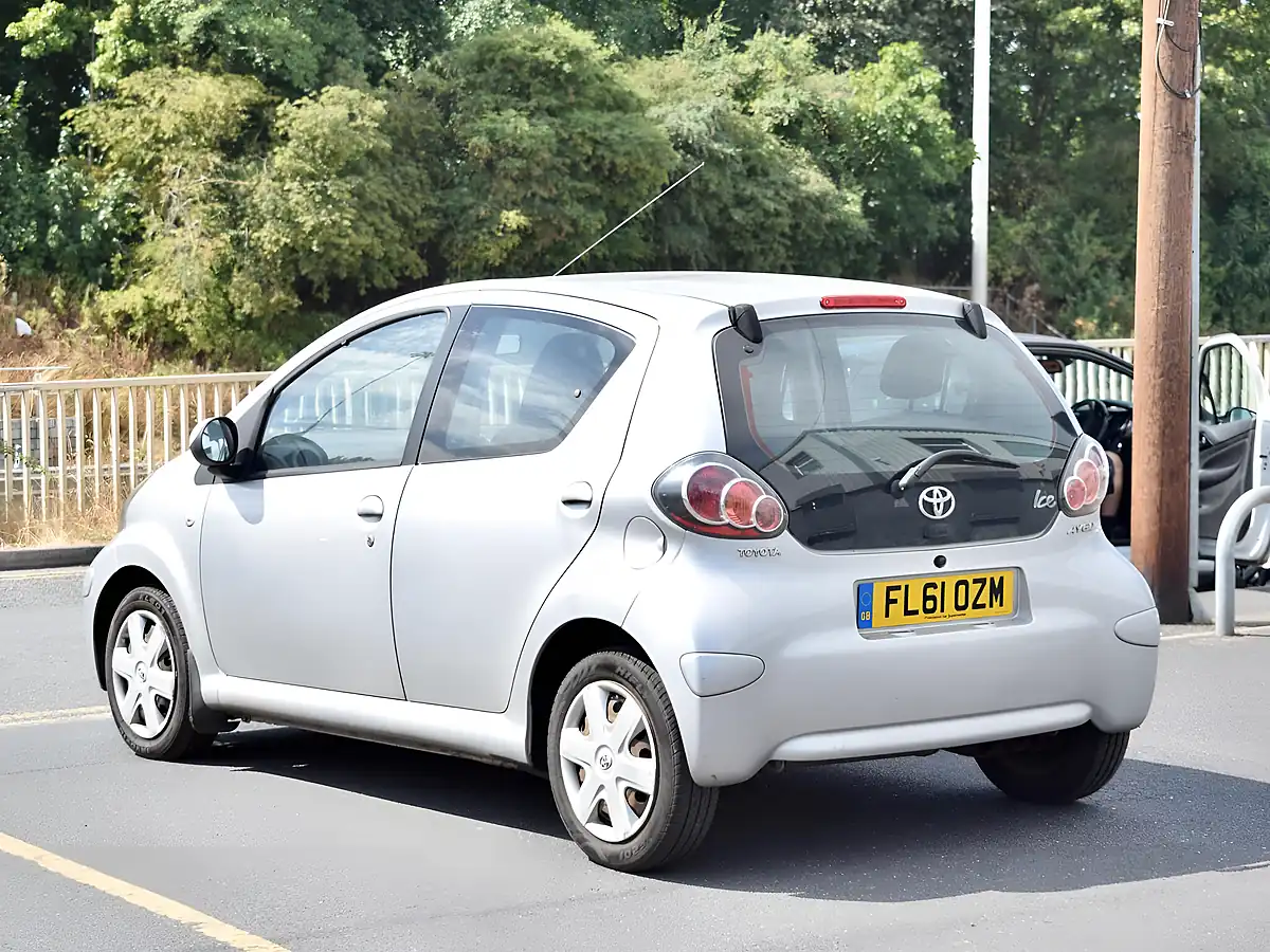 Used 2011 Toyota Aygo Ice Silver - Interior and Exterior details 5