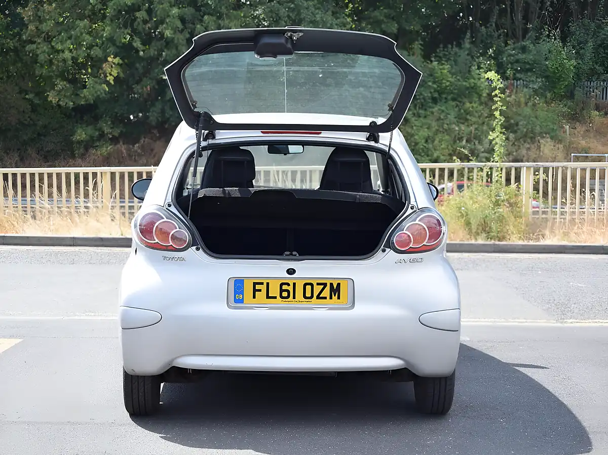 Used 2011 Toyota Aygo Ice Silver - Interior and Exterior details 7