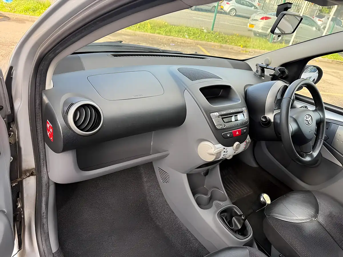 Used 2011 Toyota Aygo Ice Silver - Interior and Exterior details 12