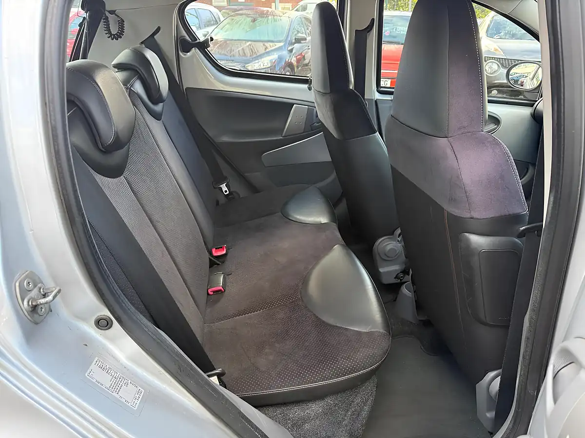 Used 2011 Toyota Aygo Ice Silver - Interior and Exterior details 14