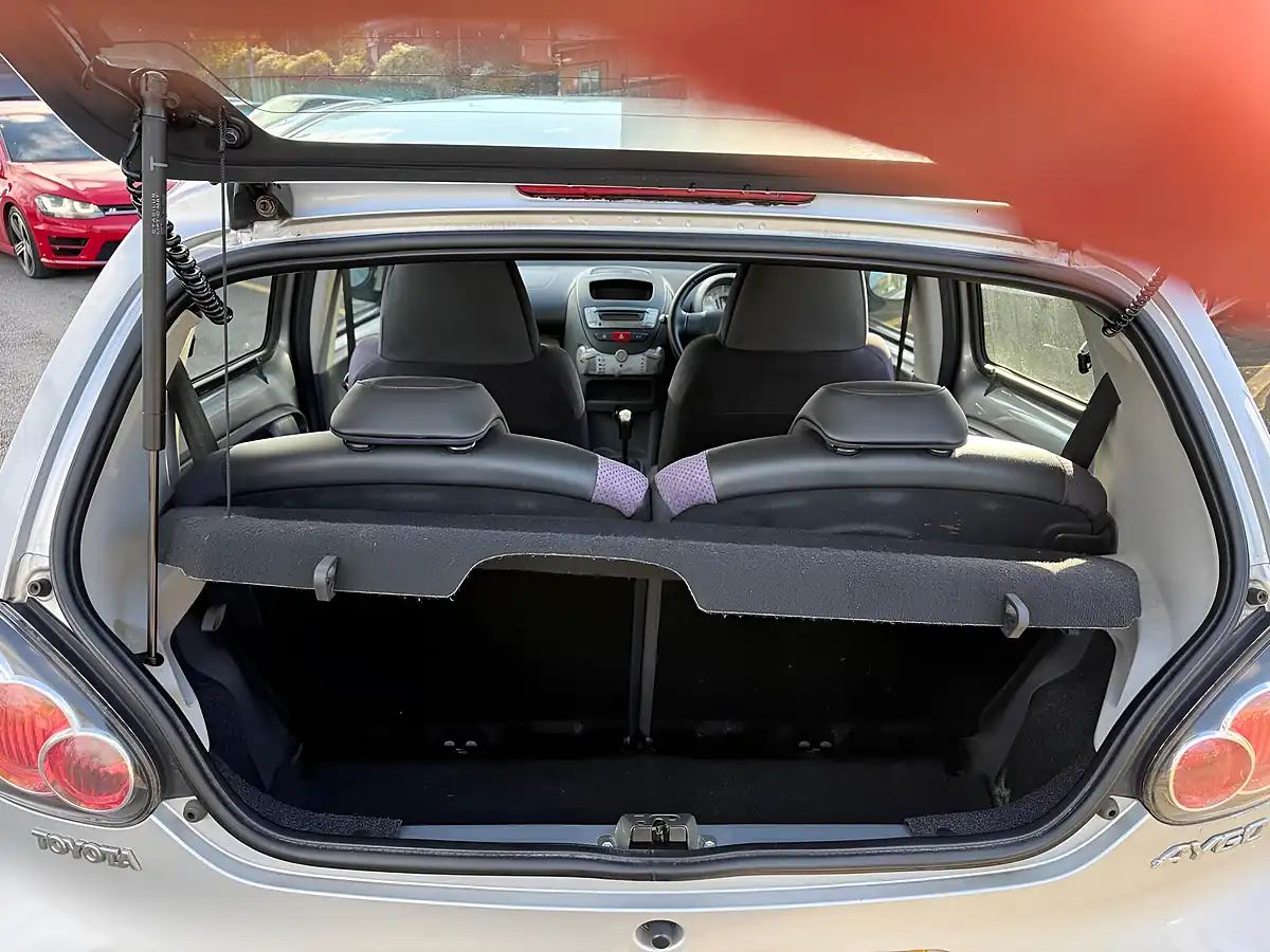 Used 2011 Toyota Aygo Ice Silver - Interior and Exterior details 19