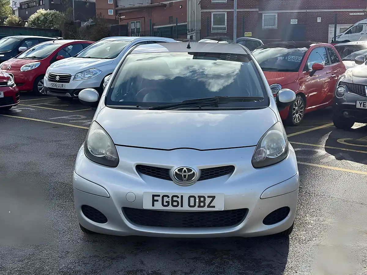 Used 2011 Toyota Aygo Ice Silver - Interior and Exterior details 2