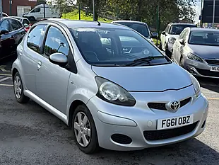 Used 2011 Toyota Aygo Ice Silver - Interior and Exterior details 5