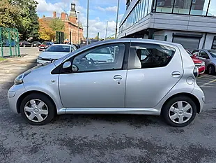 Used 2011 Toyota Aygo Ice Silver - Interior and Exterior details 6