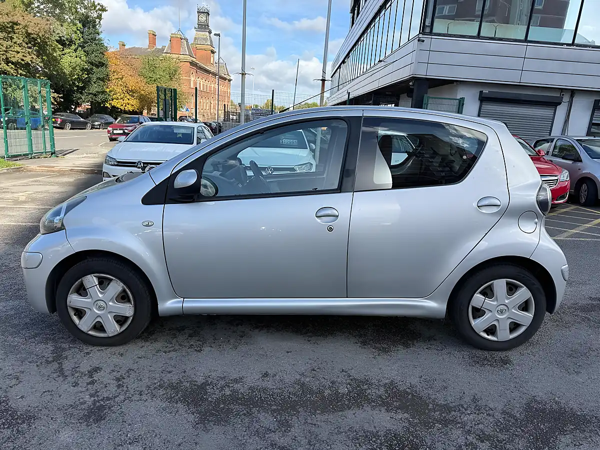 Used 2011 Toyota Aygo Ice Silver - Interior and Exterior details 6