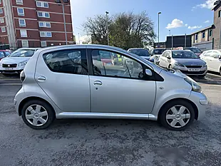 Used 2011 Toyota Aygo Ice Silver - Interior and Exterior details 8