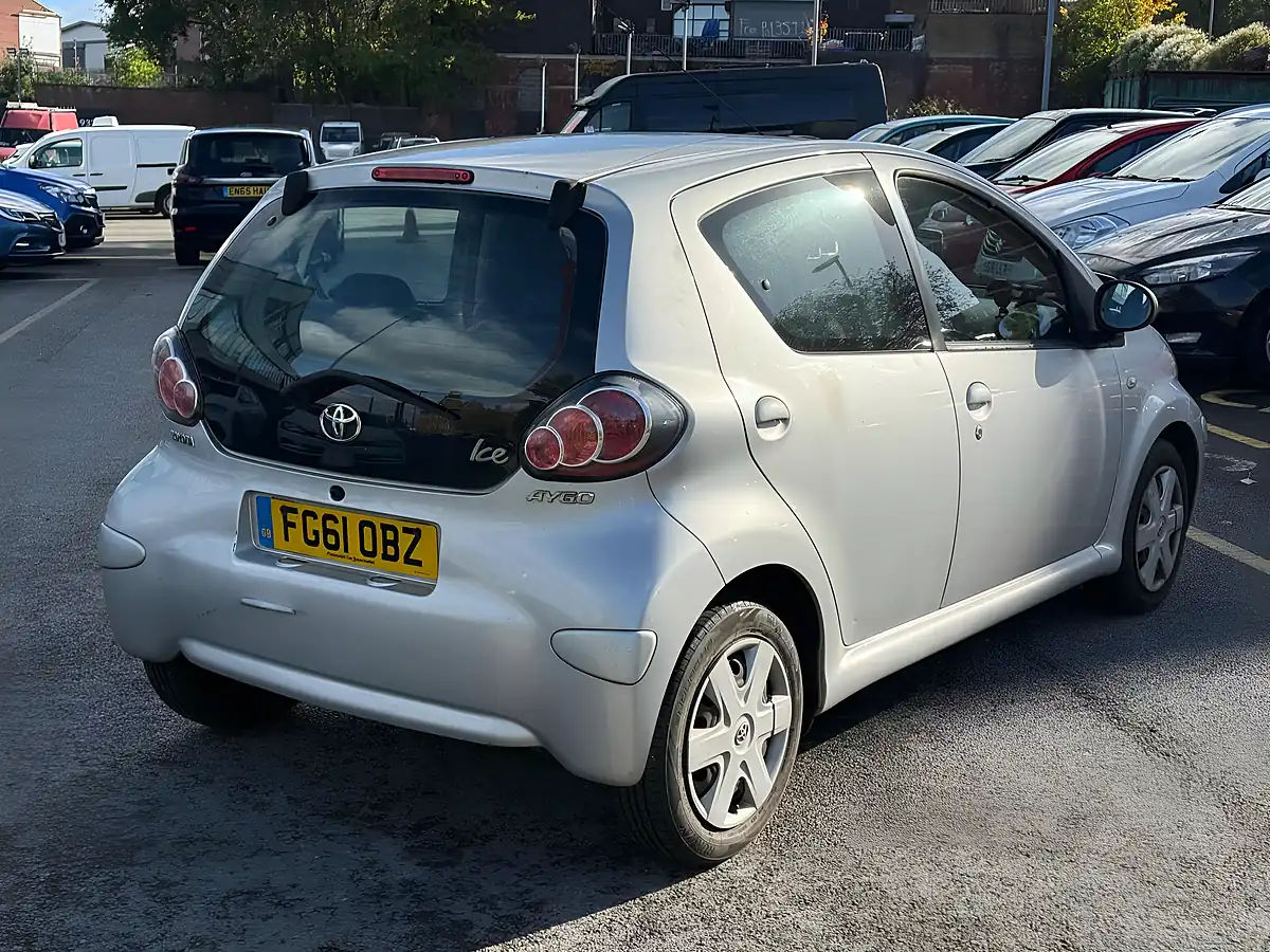 Used 2011 Toyota Aygo Ice Silver - Interior and Exterior details 9