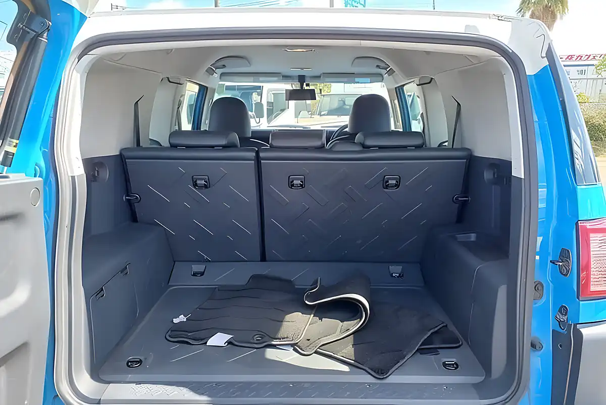Used 2011 Toyota Fj Cruiser AWD Colour Package Blue - Interior and Exterior details 10