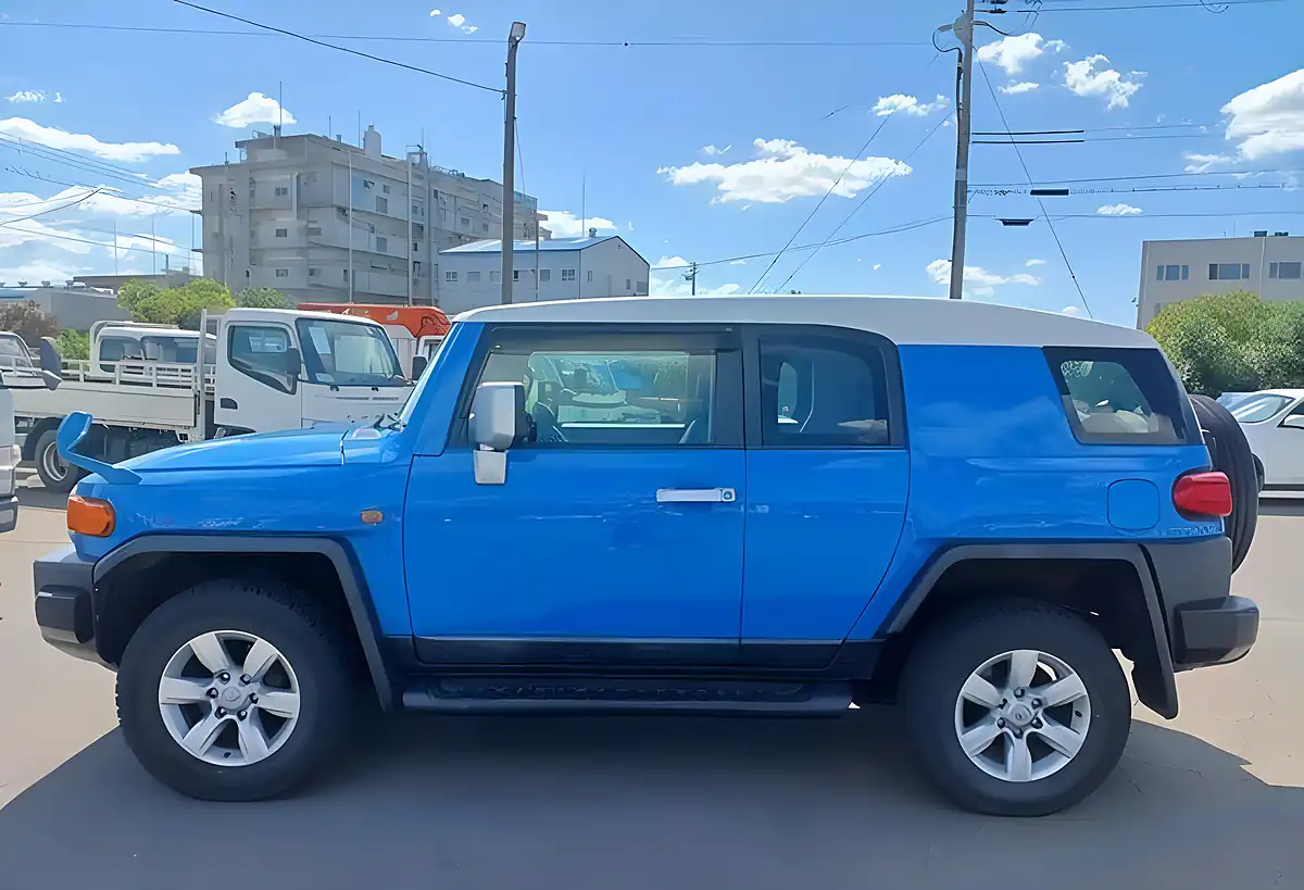 Used 2011 Toyota Fj Cruiser AWD Colour Package Blue - Interior and Exterior details 2