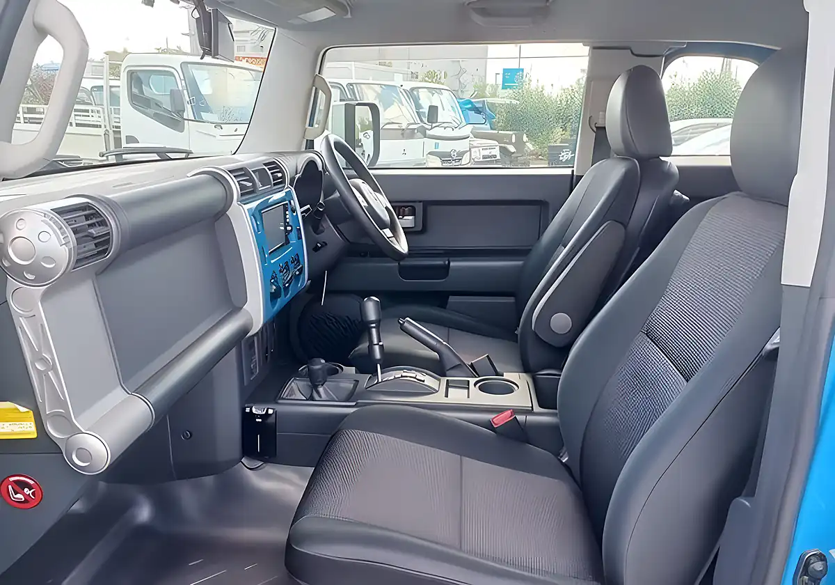 Used 2011 Toyota Fj Cruiser AWD Colour Package Blue - Interior and Exterior details 8