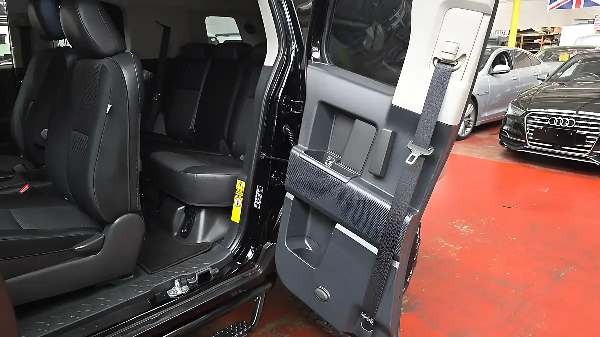 Used 2011 Toyota Fj Cruiser Black Colour Pkg 4WD Lift Up Kit Black - Interior and Exterior details 13