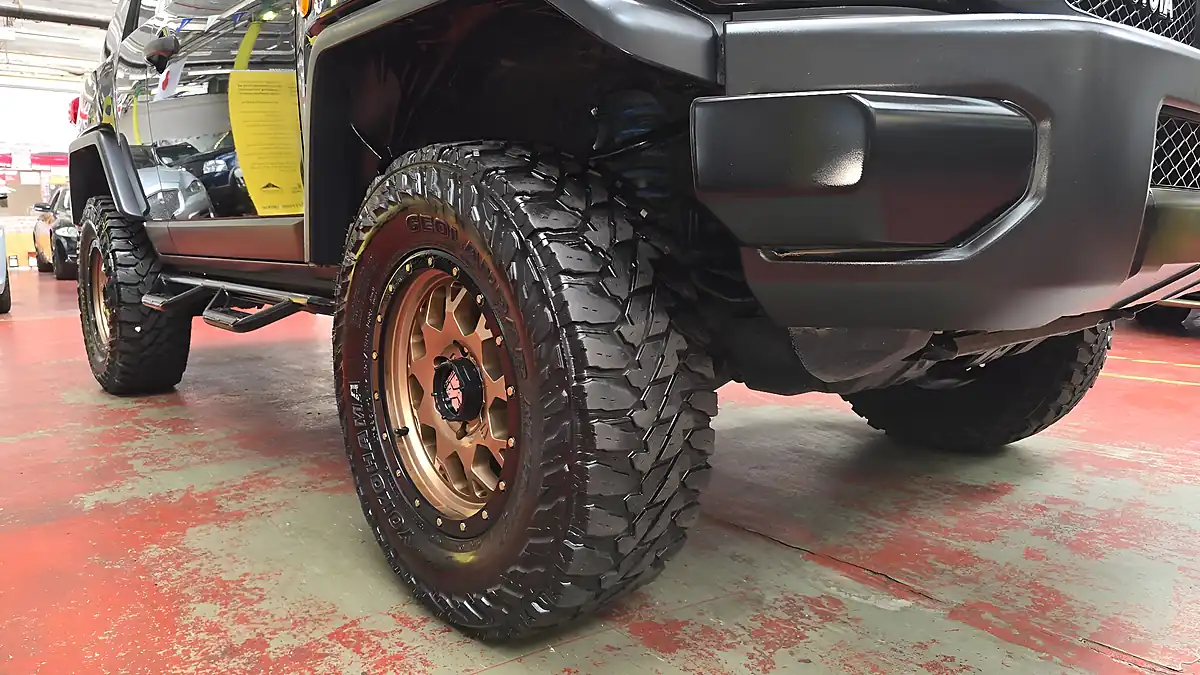 Used 2011 Toyota Fj Cruiser Black Colour Pkg 4WD Lift Up Kit Black - Interior and Exterior details 14