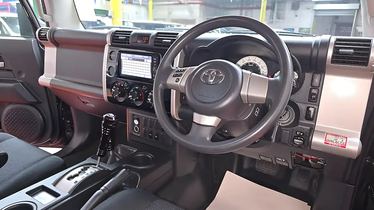 Used 2011 Toyota Fj Cruiser Black Colour Pkg 4WD Lift Up Kit Black - Interior and Exterior details 6