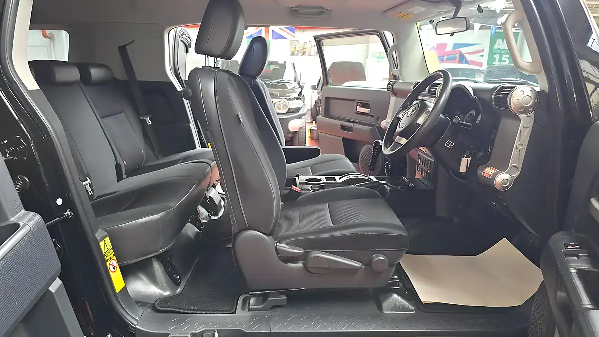 Used 2011 Toyota Fj Cruiser Black Colour Pkg 4WD Lift Up Kit Black - Interior and Exterior details 8
