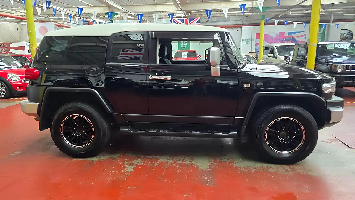 Used 2011 Toyota Fj Cruiser Colour Package Black - Interior and Exterior details 16