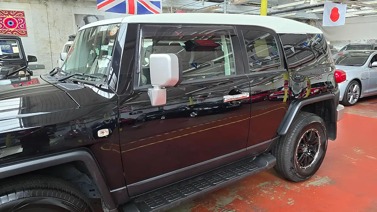 Used 2011 Toyota Fj Cruiser Colour Package Black - Interior and Exterior details 18