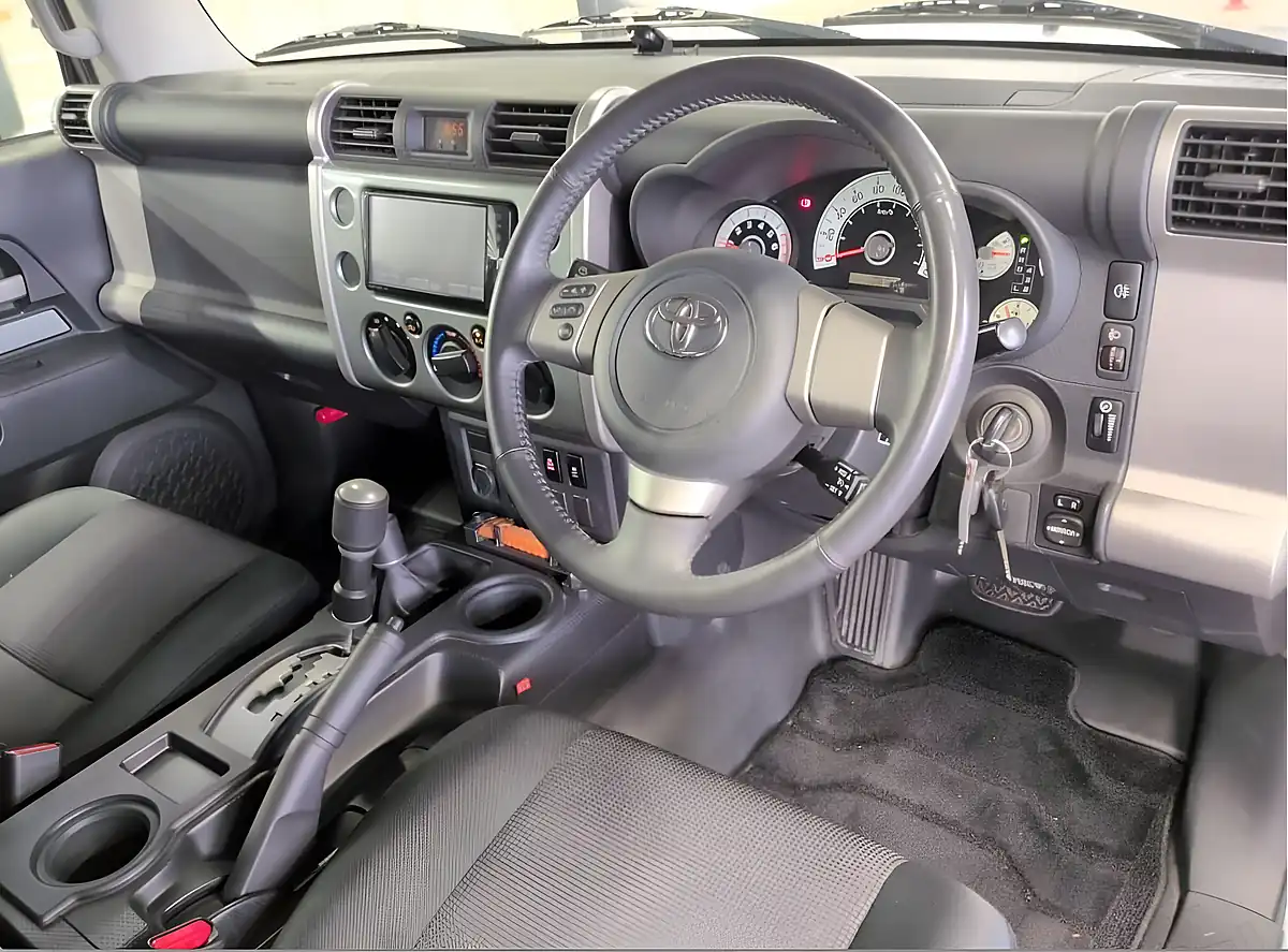Used 2011 Toyota Fj Cruiser Colour Package Grey - Interior and Exterior details 3