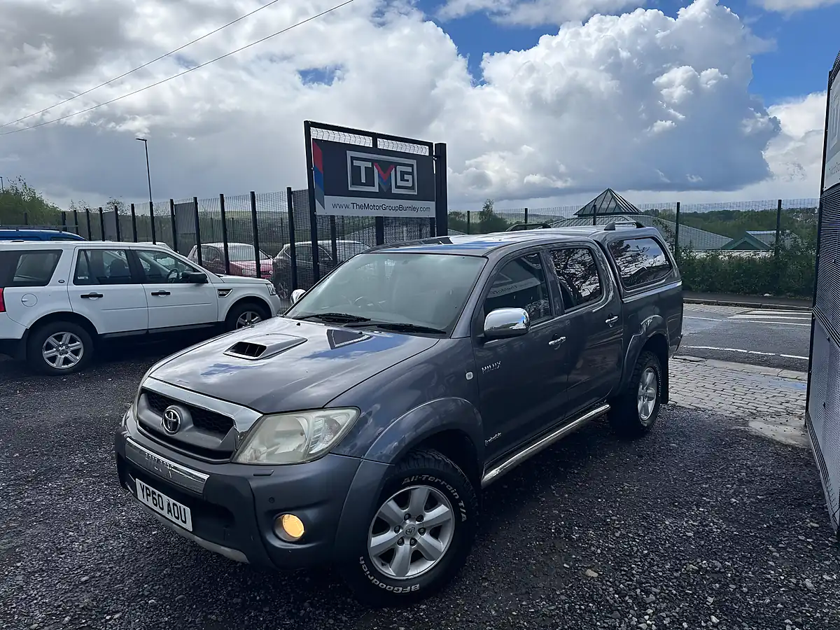Used 2011 Toyota Hilux Invincible Grey - Interior and Exterior details 2