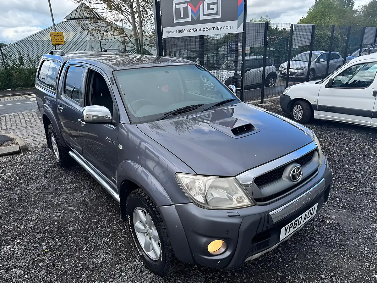 Used 2011 Toyota Hilux Invincible Grey - Interior and Exterior details 8