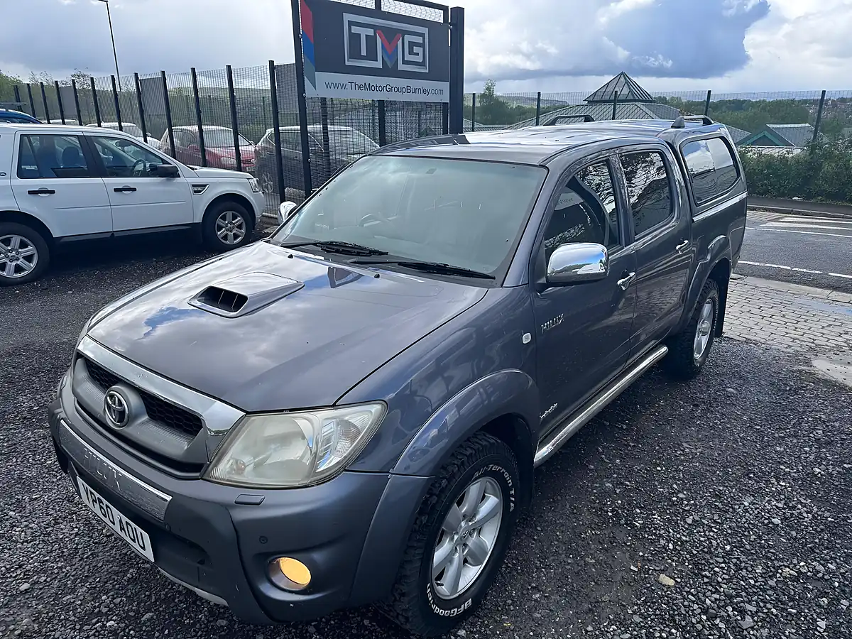 Used 2011 Toyota Hilux Invincible Grey - Interior and Exterior details 9