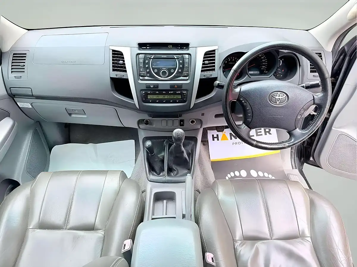 Used 2011 Toyota Hilux Invincible Other - Interior and Exterior details 11