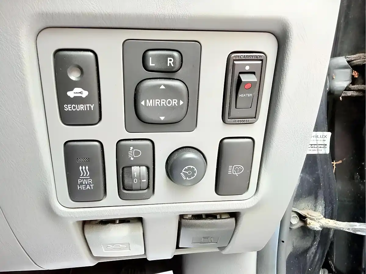 Used 2011 Toyota Hilux Invincible Other - Interior and Exterior details 14