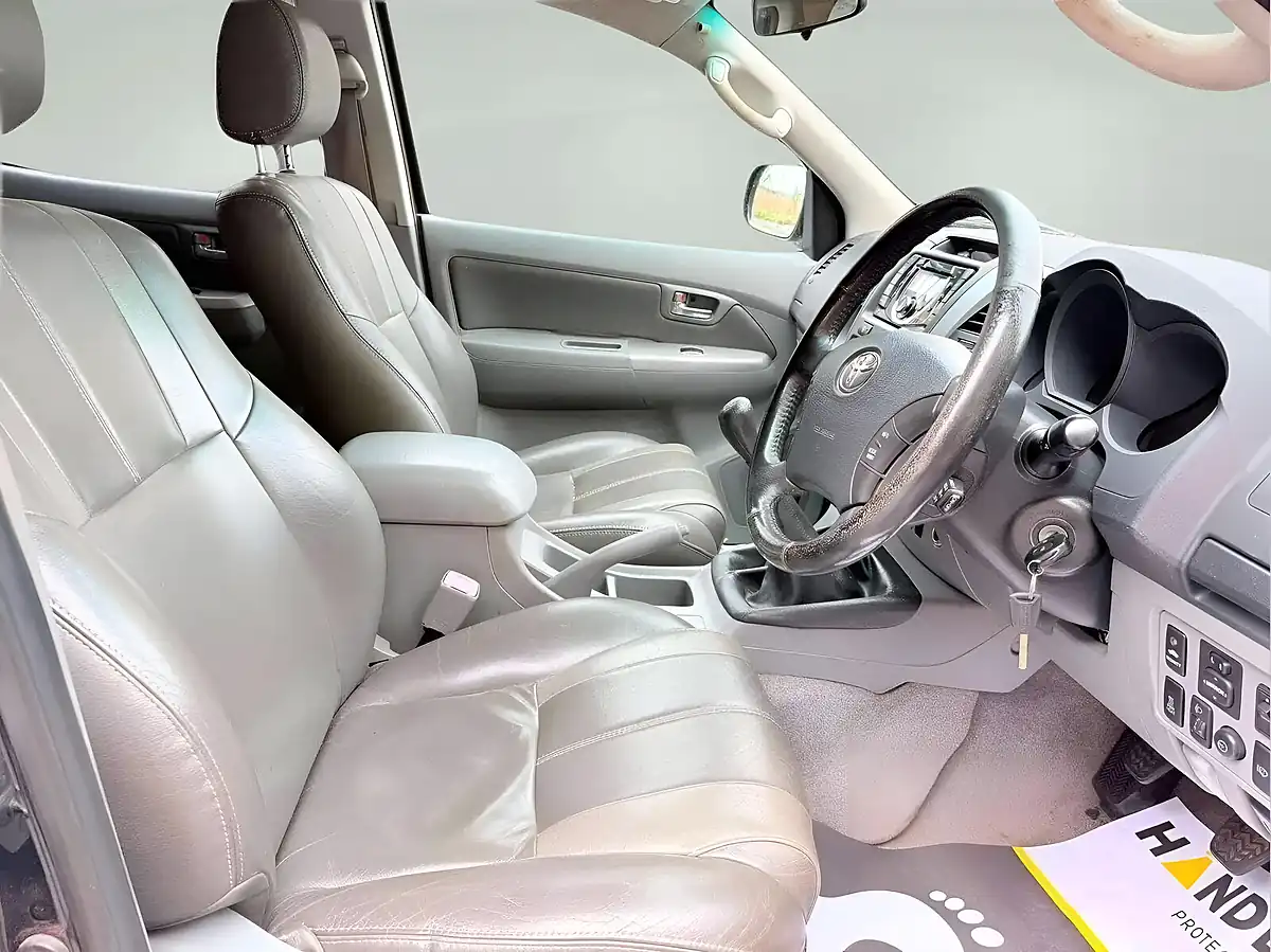 Used 2011 Toyota Hilux Invincible Other - Interior and Exterior details 7