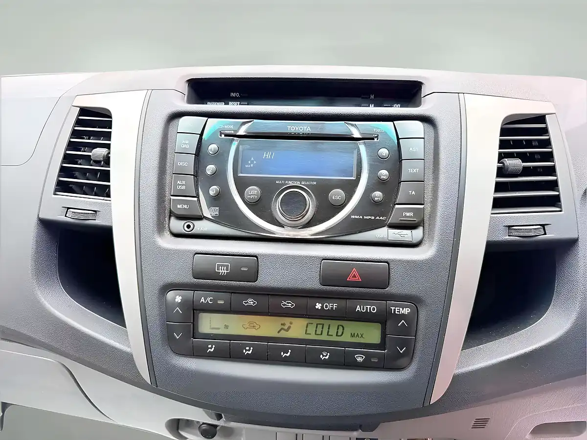 Used 2011 Toyota Hilux Invincible Other - Interior and Exterior details 9