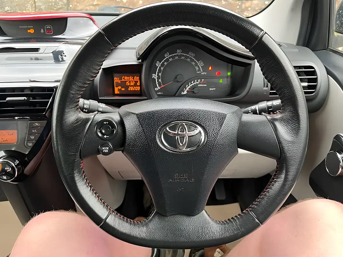Used 2011 Toyota Iq 3 White - Interior and Exterior details 19