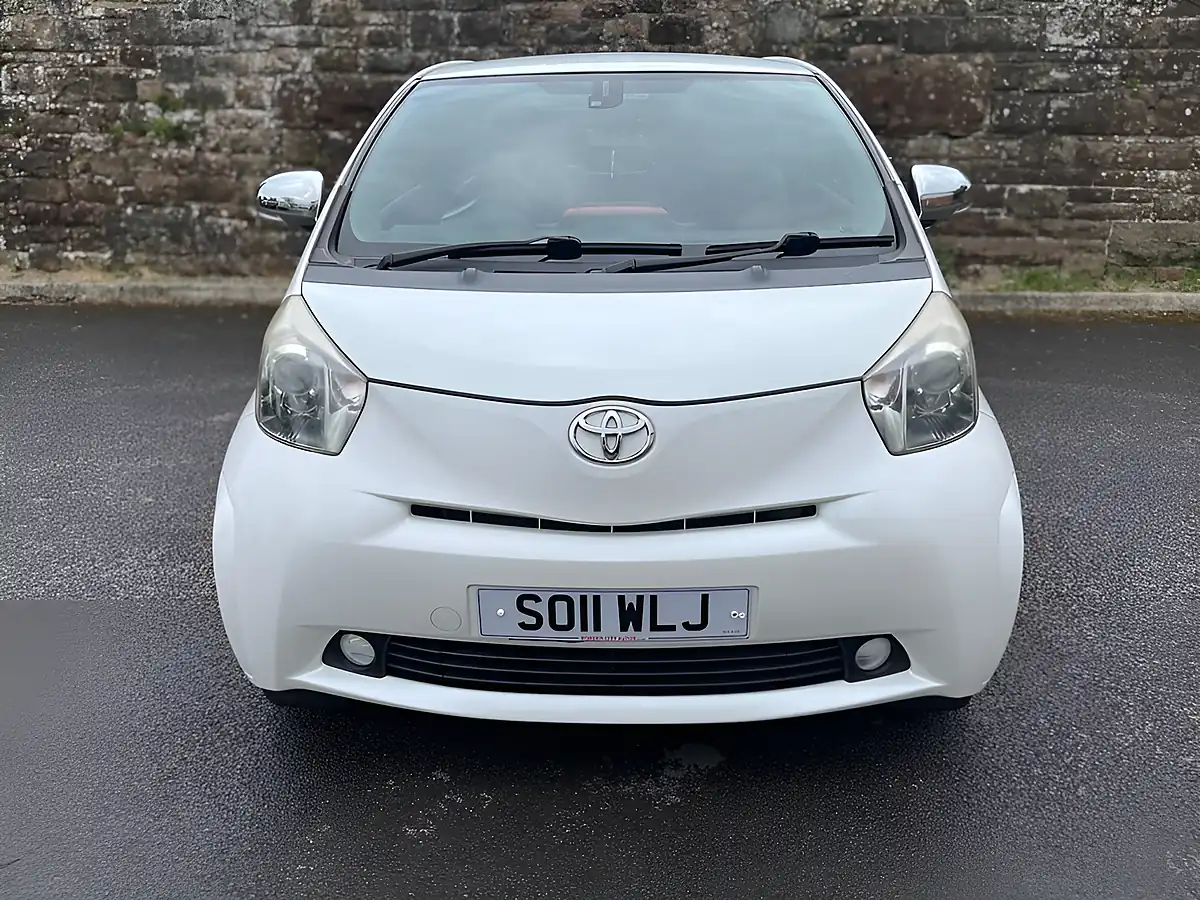 Used 2011 Toyota Iq 3 White - Interior and Exterior details 2
