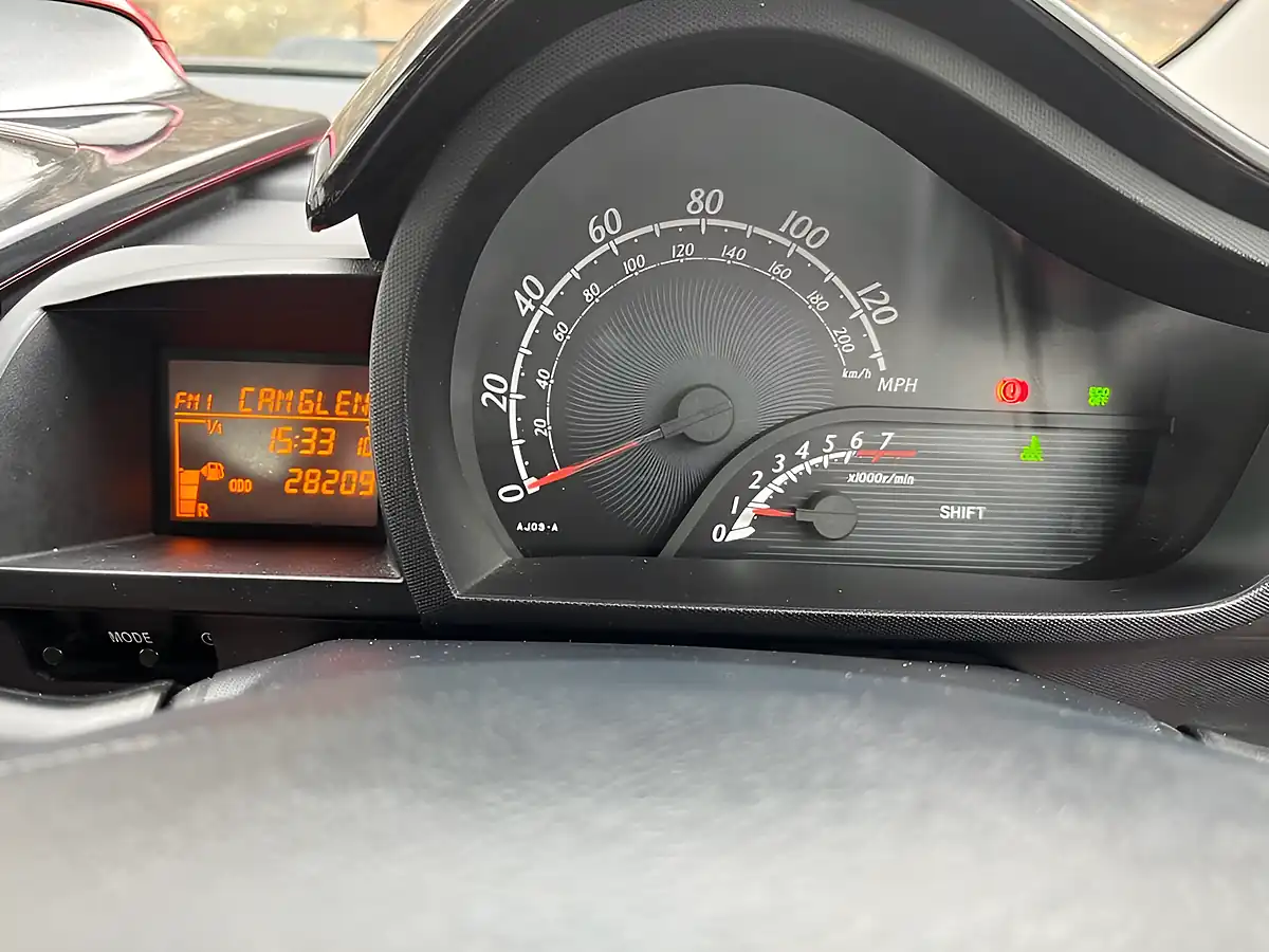 Used 2011 Toyota Iq 3 White - Interior and Exterior details 20