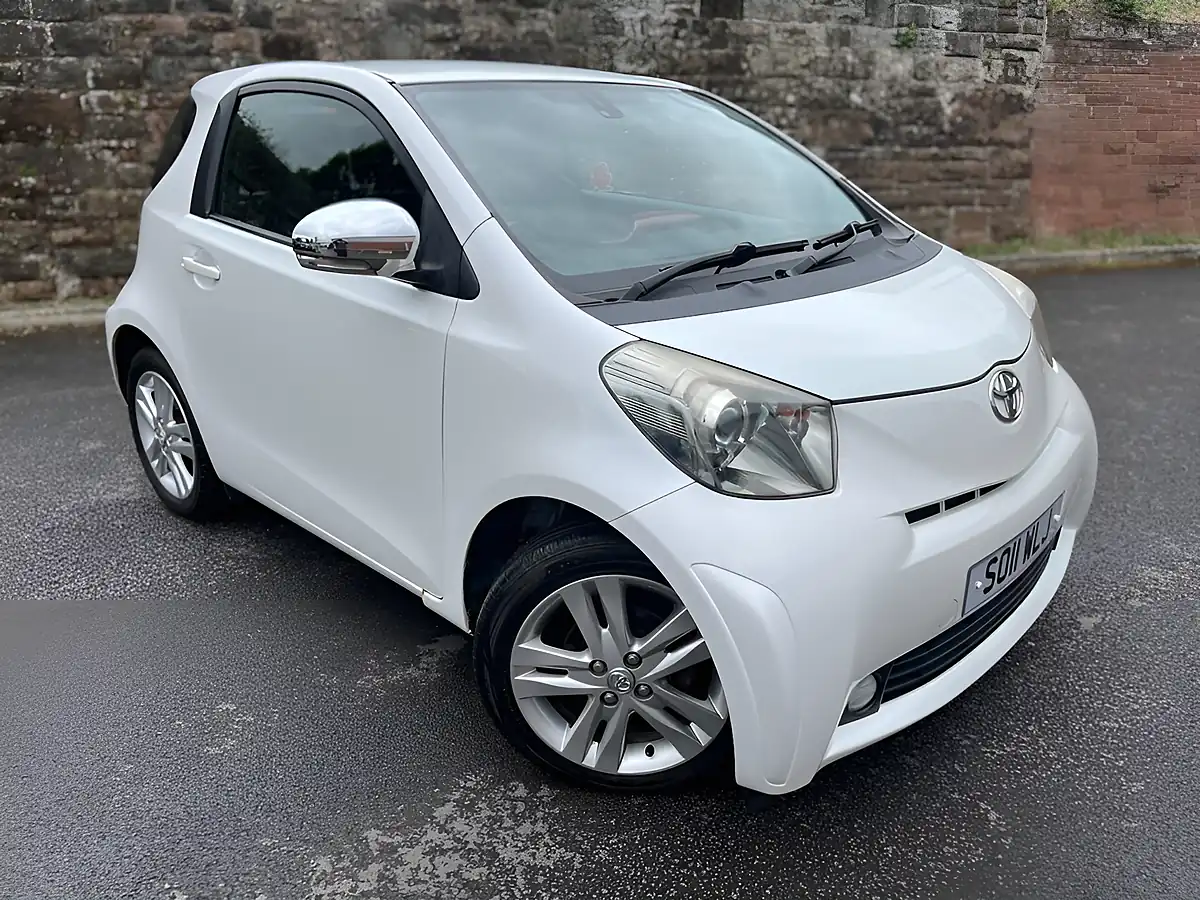 Used 2011 Toyota Iq 3 White - Interior and Exterior details 3