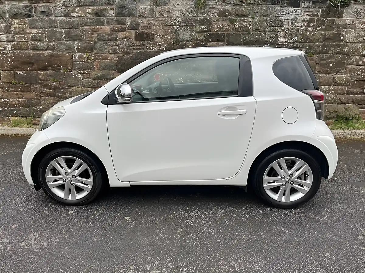 Used 2011 Toyota Iq 3 White - Interior and Exterior details 4