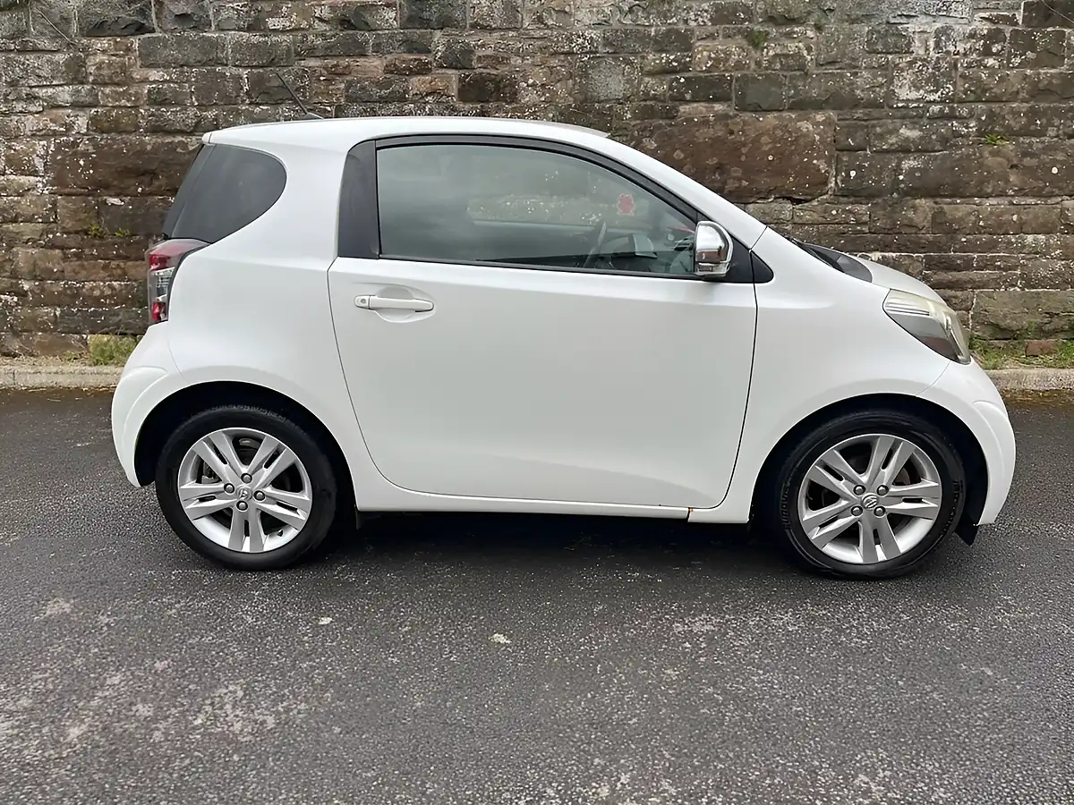 Used 2011 Toyota Iq 3 White - Interior and Exterior details 5