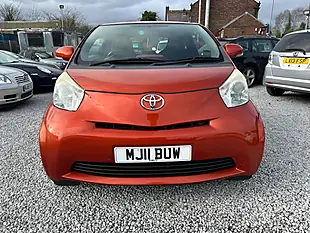 Used 2011 Toyota Iq Euro 5 Red - Interior and Exterior details 2