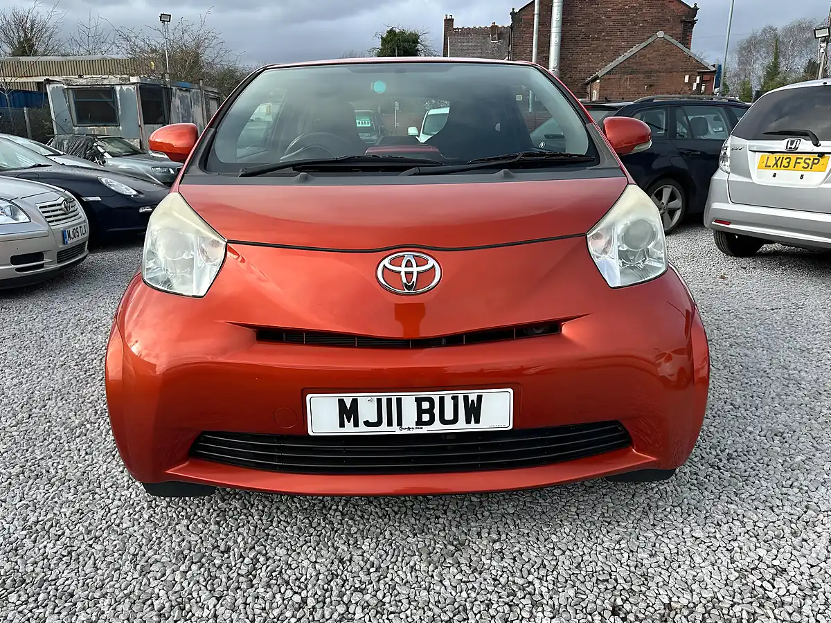 Used 2011 Toyota Iq Euro 5 Red - Interior and Exterior details 2