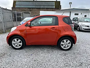 Used 2011 Toyota Iq Euro 5 Red - Interior and Exterior details 5