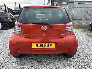 Used 2011 Toyota Iq Euro 5 Red - Interior and Exterior details 7