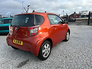 Used 2011 Toyota Iq Euro 5 Red - Interior and Exterior details 8