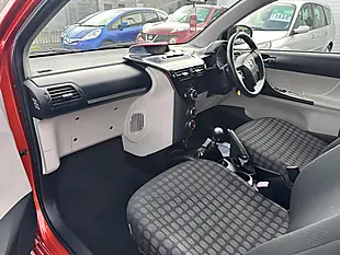Used 2011 Toyota Iq Euro 5 Red - Interior and Exterior details 9