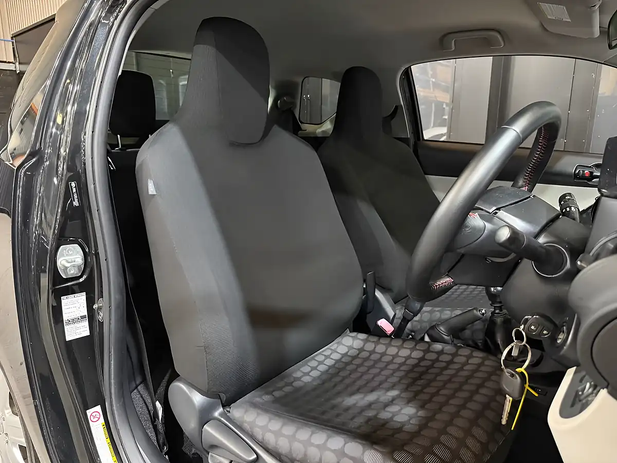Used 2011 Toyota Iq Hatchback Black - Interior and Exterior details 10