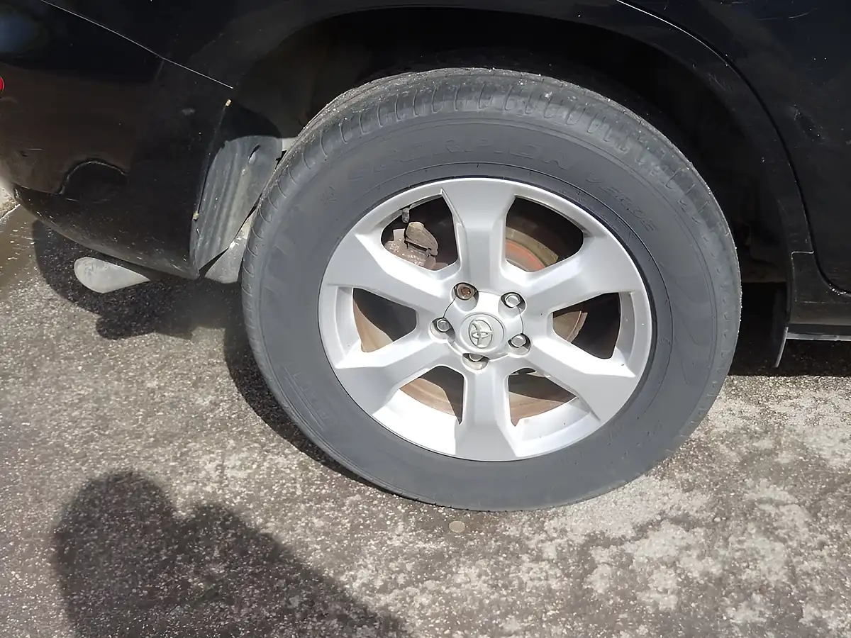 Used 2011 Toyota Rav4 Xt-R Black - Interior and Exterior details 10